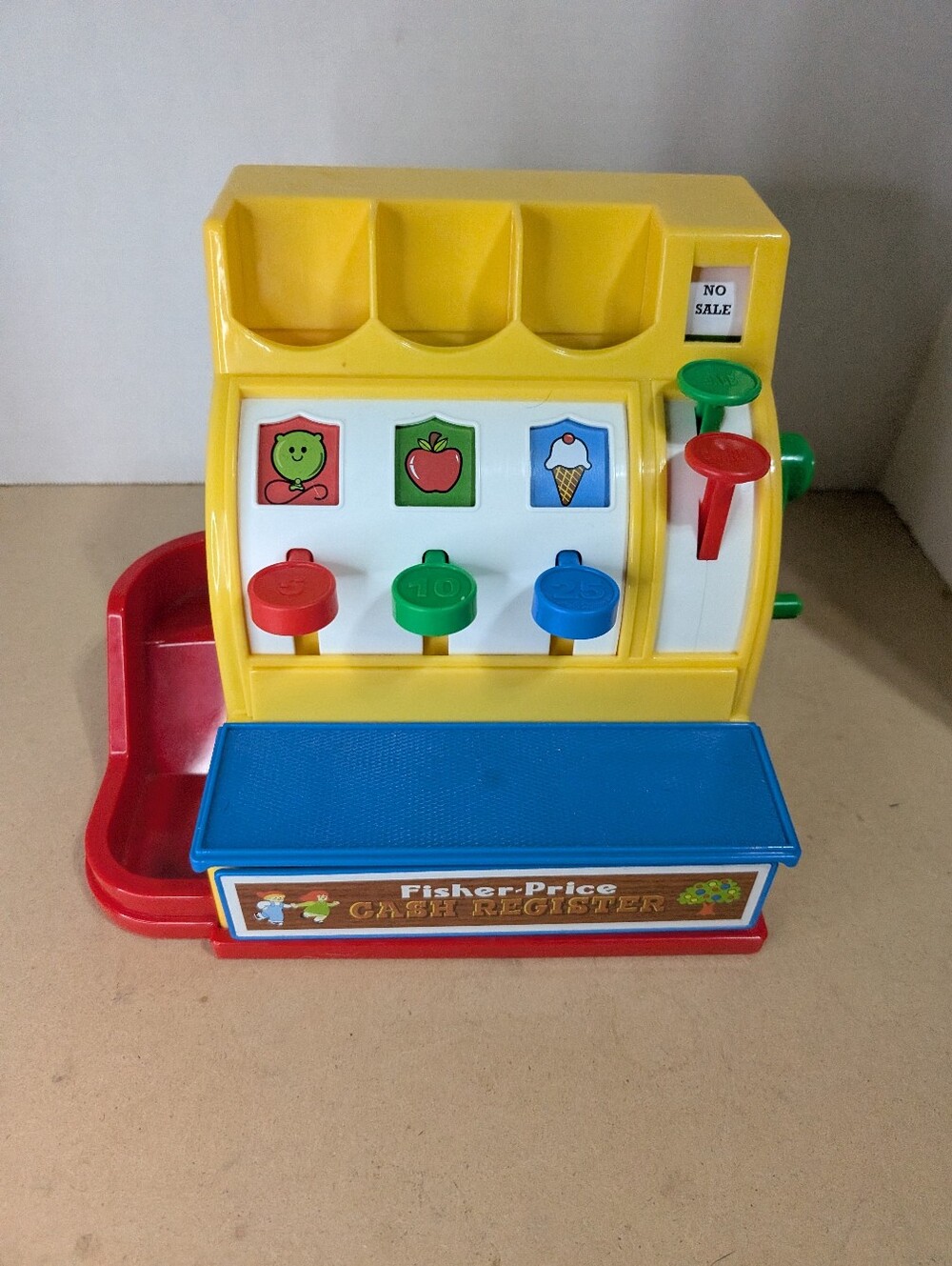 #2073 Fisher Price 2015 Cash Register And 5 Coins Money Sorting Learning Toy
